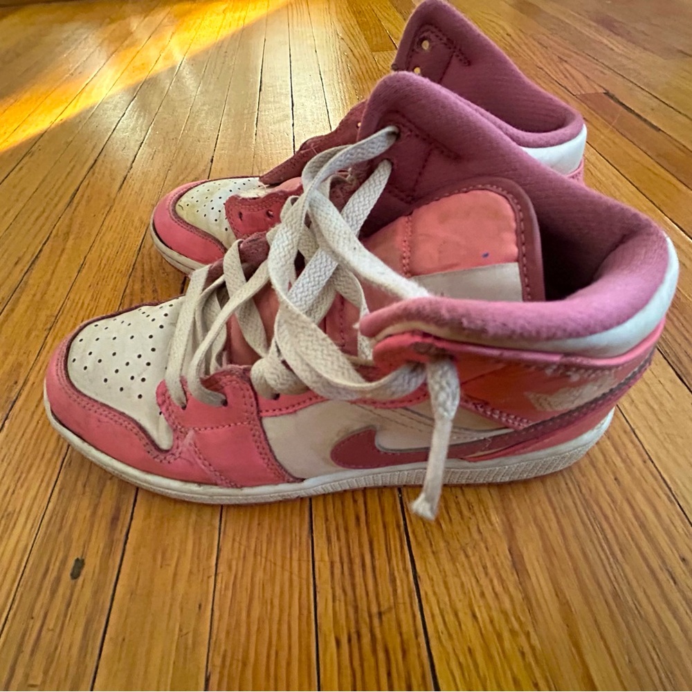 Pink and white Nikes!